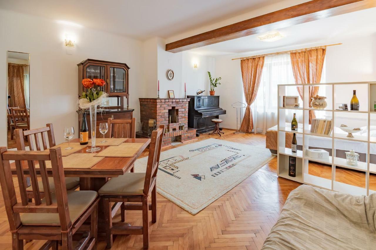 Апартаменты Bed&Wine In The Center Of Орадя Экстерьер фото