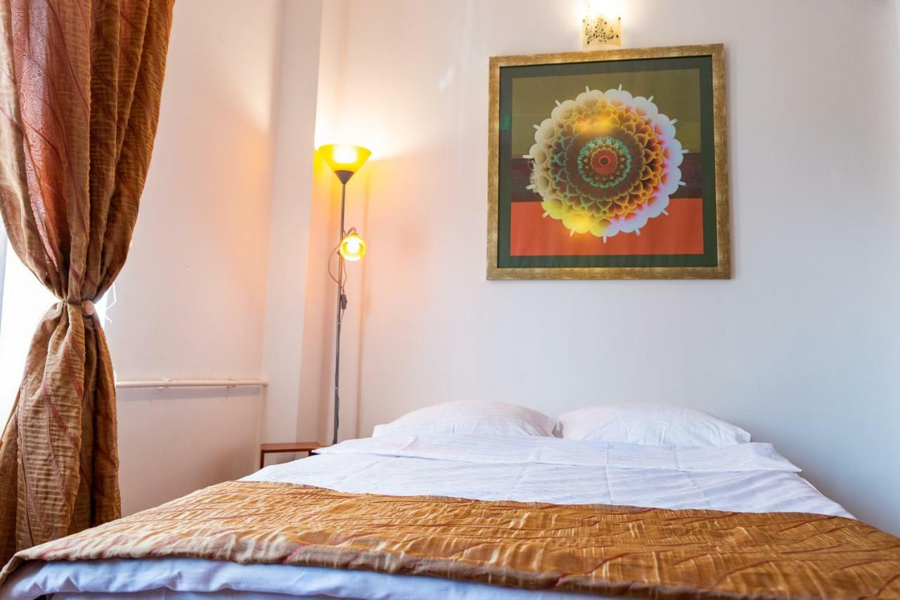 Апартаменты Bed&Wine In The Center Of Орадя Экстерьер фото