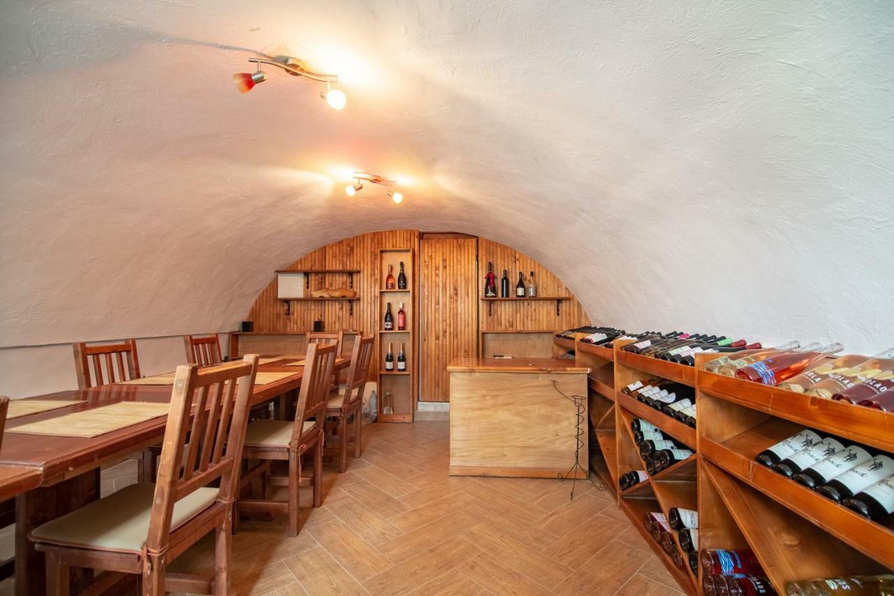 Апартаменты Bed&Wine In The Center Of Орадя Экстерьер фото