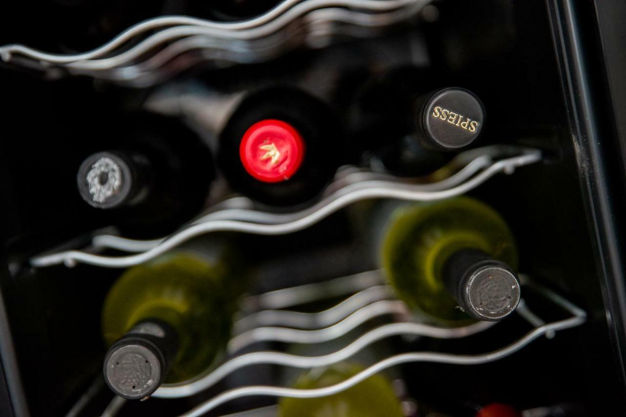 Апартаменты Bed&Wine In The Center Of Орадя Экстерьер фото